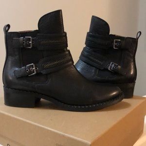 Leather “Barnaby” Kenneth Cole Boots